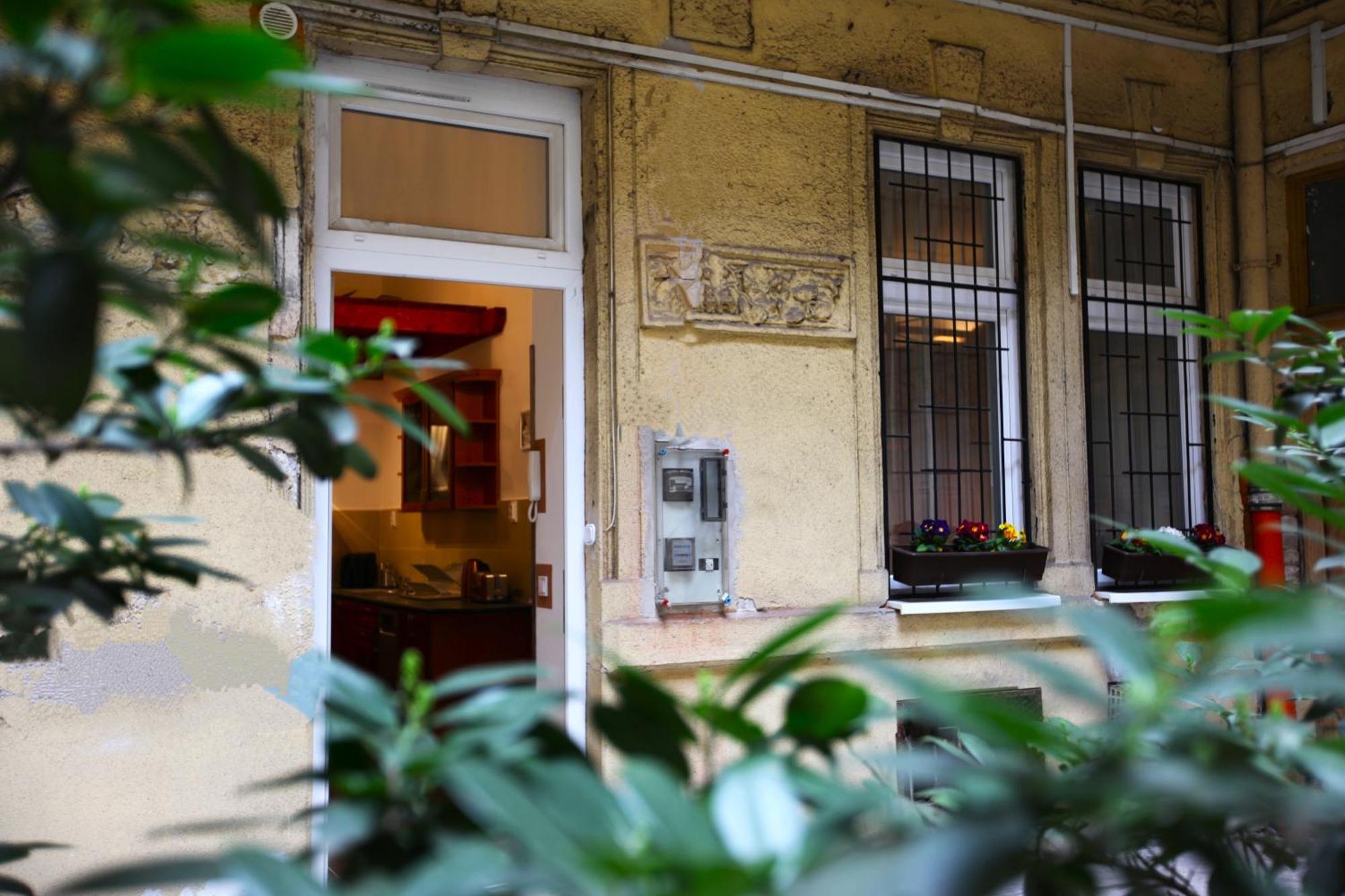 Goldcentral Apartment Danube Budapest Exterior photo